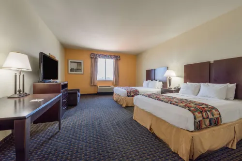 Days Inn & Suites by Wyndham Cleburne TX