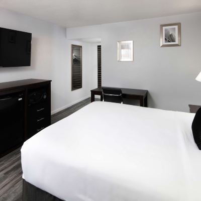 標準大床房 圖森市中心紅獅套房酒店優惠