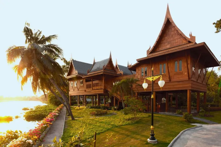 Village Suite
