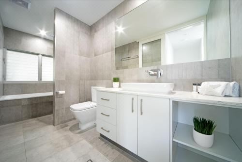 Oleander Holiday Home - Airlie Beach Holiday Home