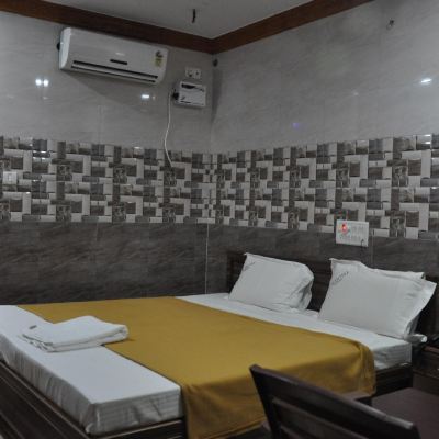 Deluxe Double Room C.M. Hotel Promo Code