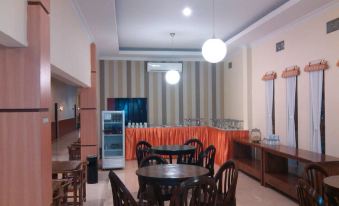 Sinar Hotel Pelaihari - Housity