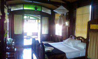 Mom Chailai River Retreat Hotel