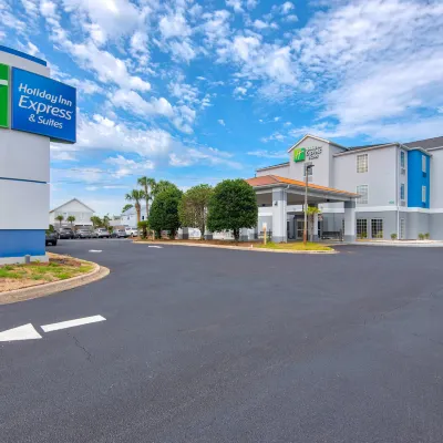 Holiday Inn Express & Suites DESTIN E - COMMONS MALL AREA by IHG Hotels near Emerald Coast Centre
