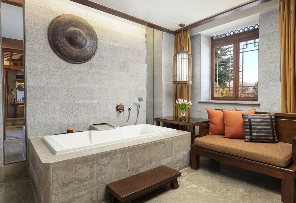 InterContinental Lijiang Ancient Town ResortPrivilege Queen Room