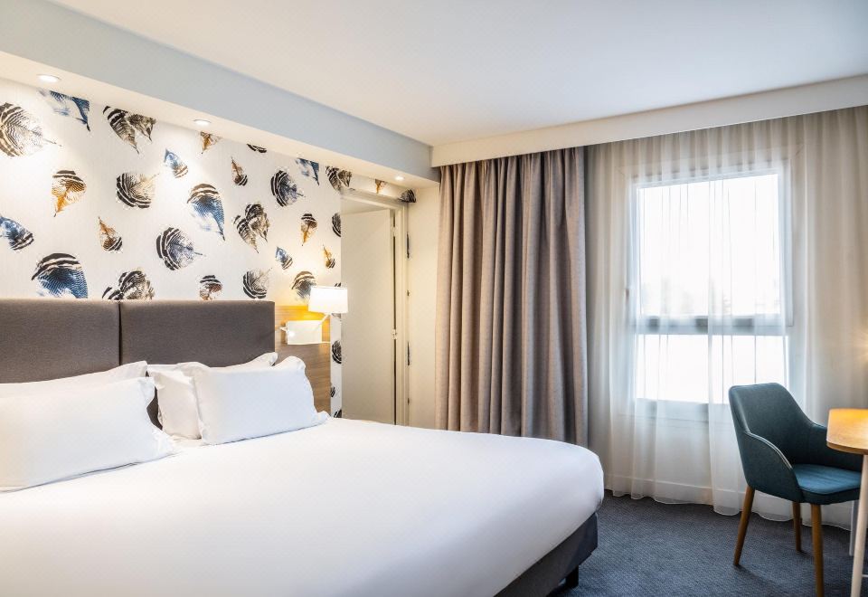 标准房间-1张特大床和2张单人床