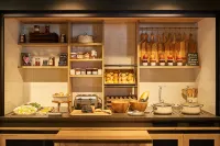 Moxy Patra Marina