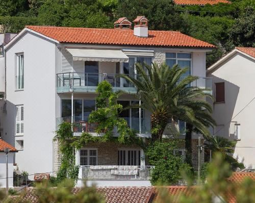 Small Apartment with a Big ViewStudio with Sea View