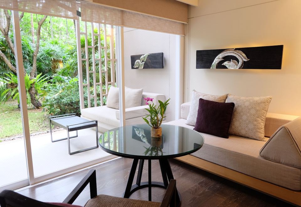 Hyatt Regency Hua HinDeluxe King Room With Club Access