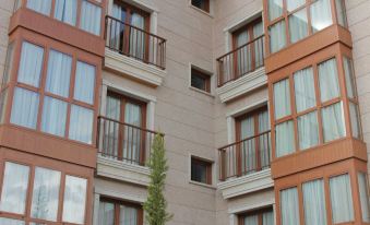 Apartahotel & Spa Jacetania - Housity