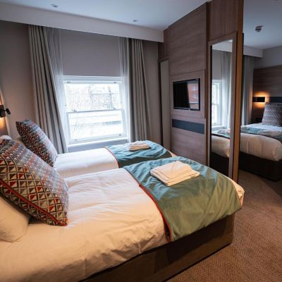 高級四人房 梅里特肯辛頓酒店優惠