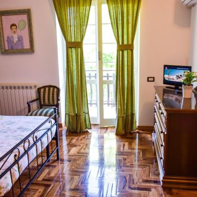 Triple Room La Quiete Promo Code