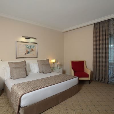 Family King Suite Le Royal Hotel - Beirut Promo Code