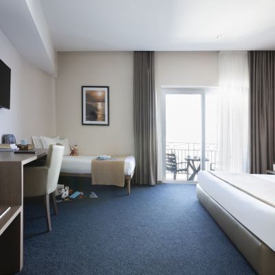 Family Room Waterfront Promo Code