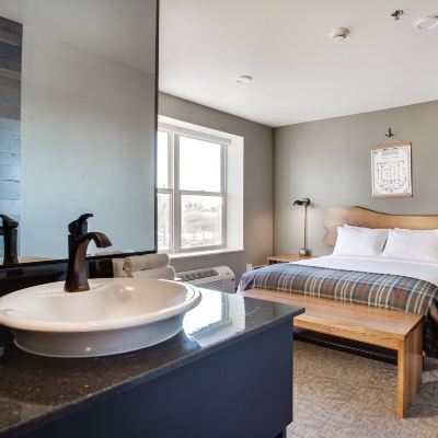 Main House Queen Suite Ada The Oxbow Hotel Promo Code