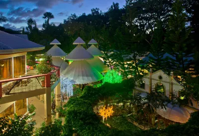 Deep Forest Garden Hotel Hoteles en 