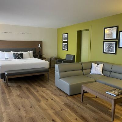 Signature Room, 1 King Bed (Rive Gauche Plus) Hôtel Rive Gauche Promo Code