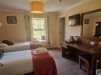 Usk and Railway Inn Hotels in 
