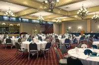 Ramada by Wyndham Topeka Downtown Hotel & Convention Center