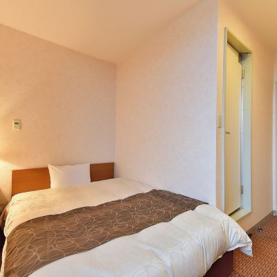 ダブルルーム(専用バスルーム)(禁煙) ＫＫＲ京都　くに荘（国家公務員共済組合連合会京都宿泊所） クーポン