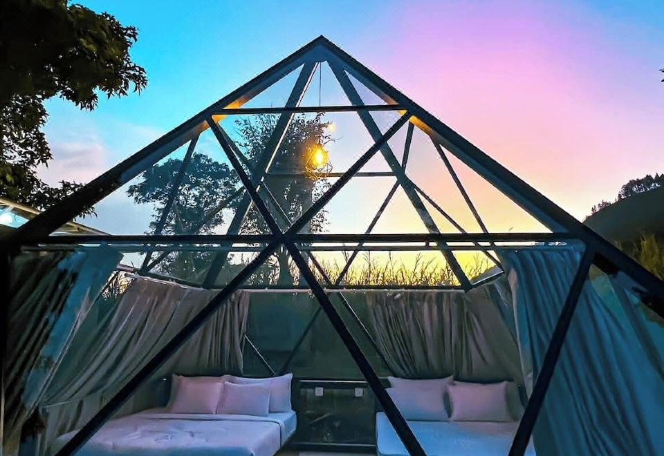 特级村舍， 阳台