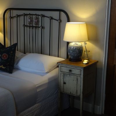 Standard Queen Room-Non-Smoking The Globe Inn Promo Code