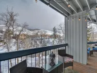 Private Ski Retreat in Avon: Eagle River Views! Hotele w: Eagle-Vail