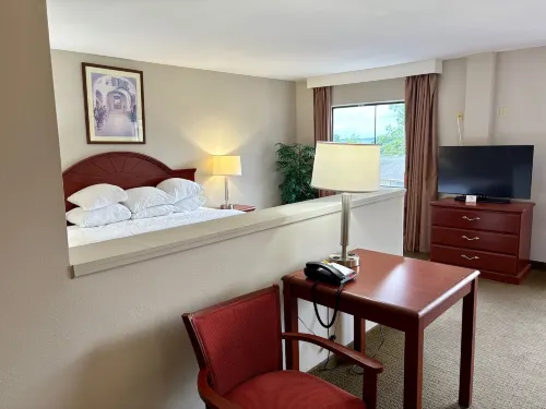 Days Inn & Suites by Wyndham Laurel Near Fort Meade