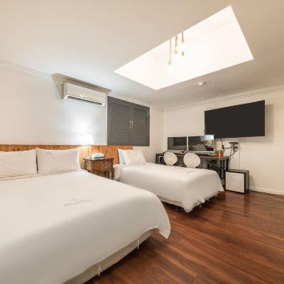 Deluxe Boutique Twin-2 Pc Included Gyeongju Shim 쿠폰