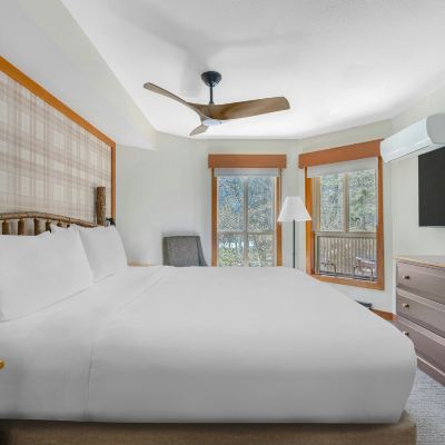 2 BEDROOM 1 KING 1 QUEEN OR TWINS SUITE Embarc Whistler Hotel Whistler Promo Code