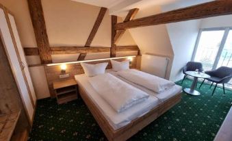 Hotel Zum Goldenen Löwen - Housity