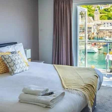 Portbyhan Hotel Отели в г. Лоо