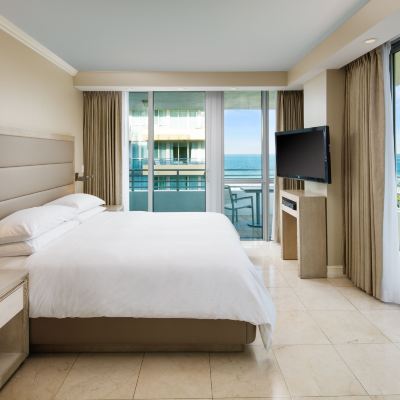 Mobility and Hearing Accessible King Suite with Partial Ocean View and Roll in Shower