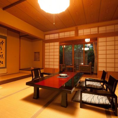 Japanese Style Room With 18 Tatami