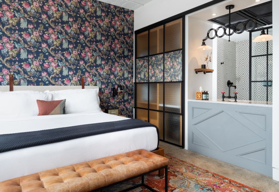 标准房，特大床（一室房）