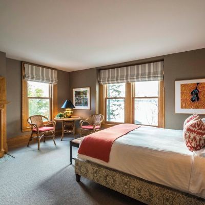 Deluxe Room, 1 Queen Bed, Lake View (Rowland House Deluxe Lake View)