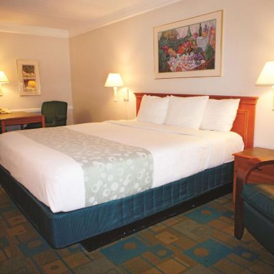 King Room-Non-Smoking La Quinta Inn by Wyndham Bakersfield South Promo Code