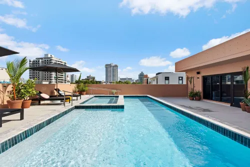 HiBird- Apartment and Suites Hotel