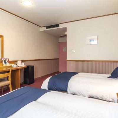 【禁煙】ツインルーム OYO 厚狭ステーションホテル 山陽小野田 クーポン