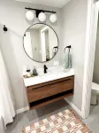 Newly Renovated, AC, Walkable, Central Downtown Bothell