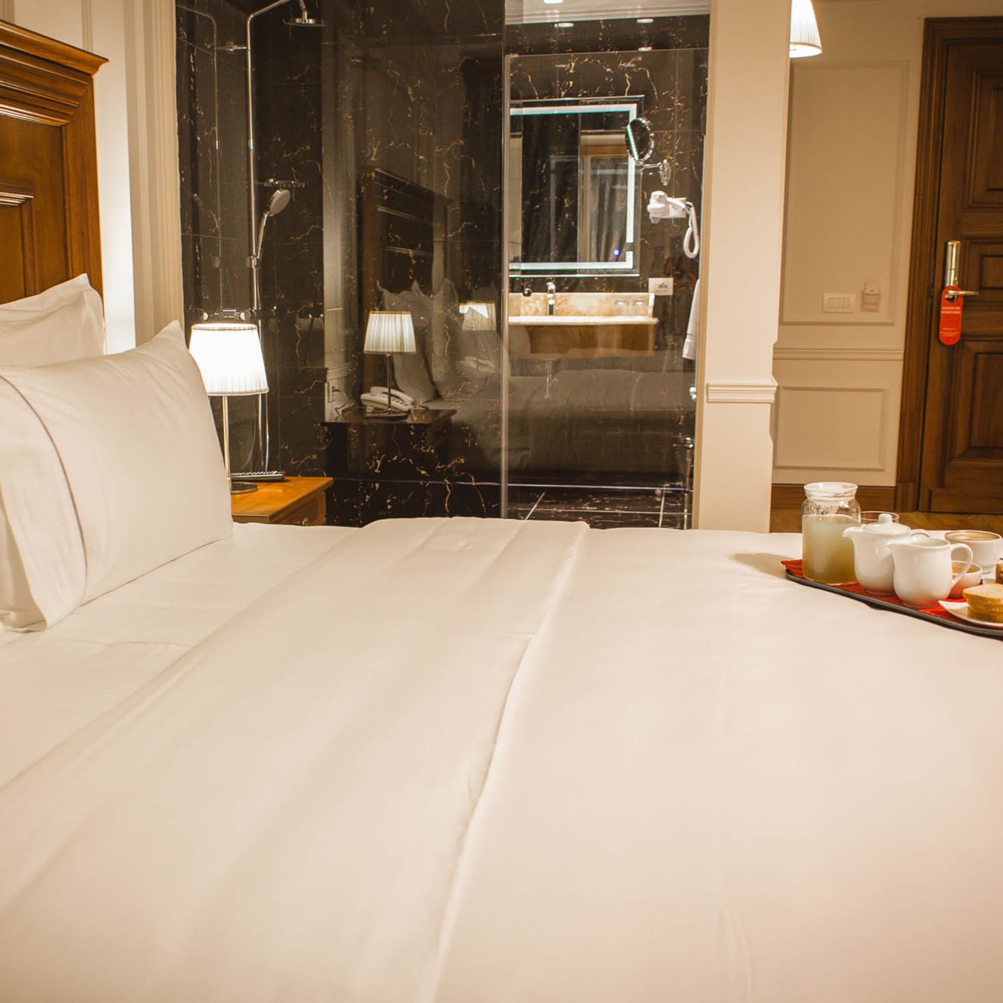 豪华双人间（1张特大床）