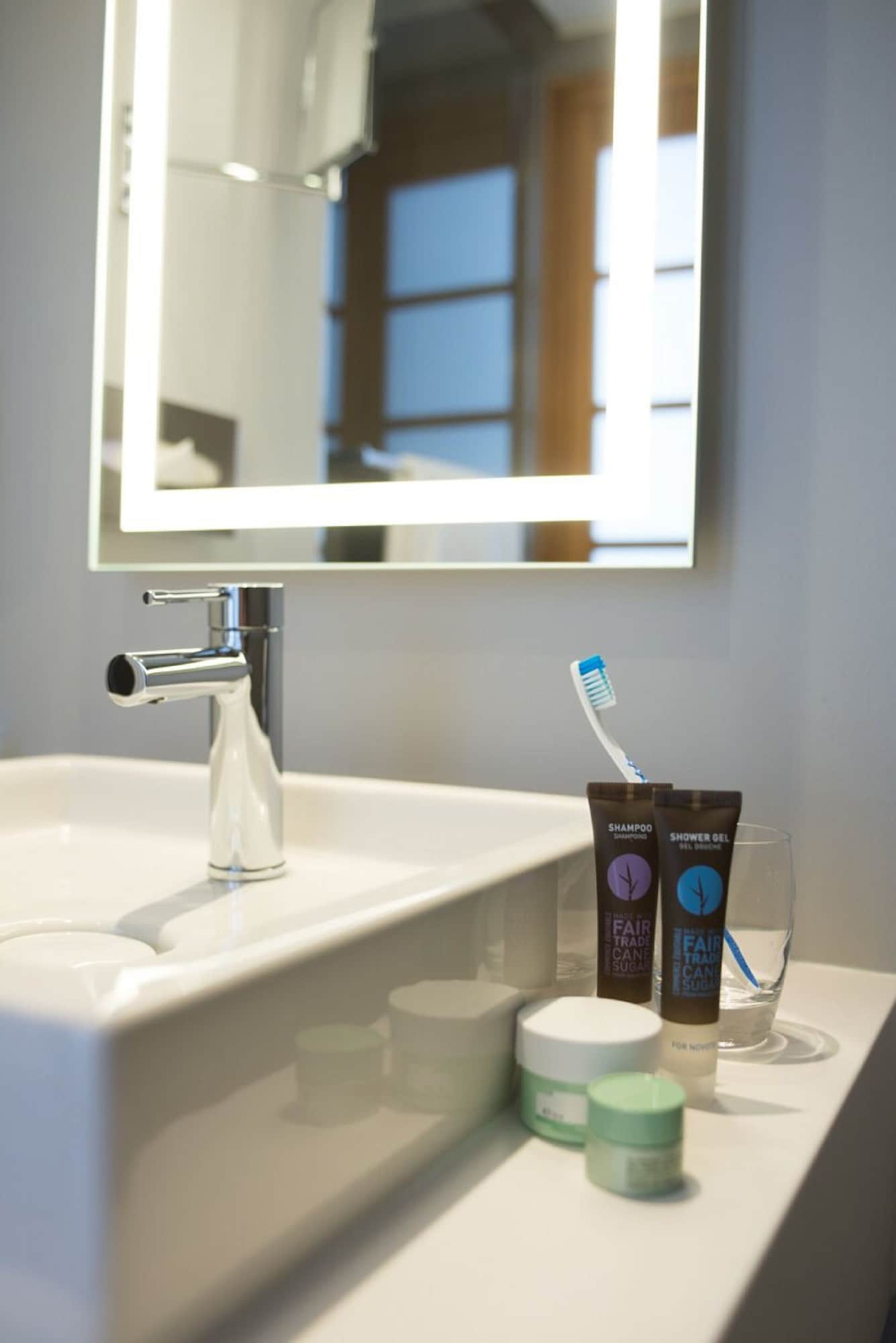 行政双人床房（带梳化床）