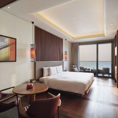 [Journeybox] King Premium Room With Ocean View / F&B Credit 300, 000 Krw + Additional 100 Rim Points 아난티 힐튼 부산 쿠폰