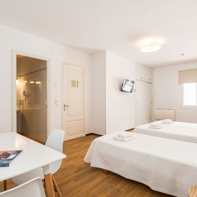 Family Triple Room Hostal Jume - Urban Rooms Promo Code