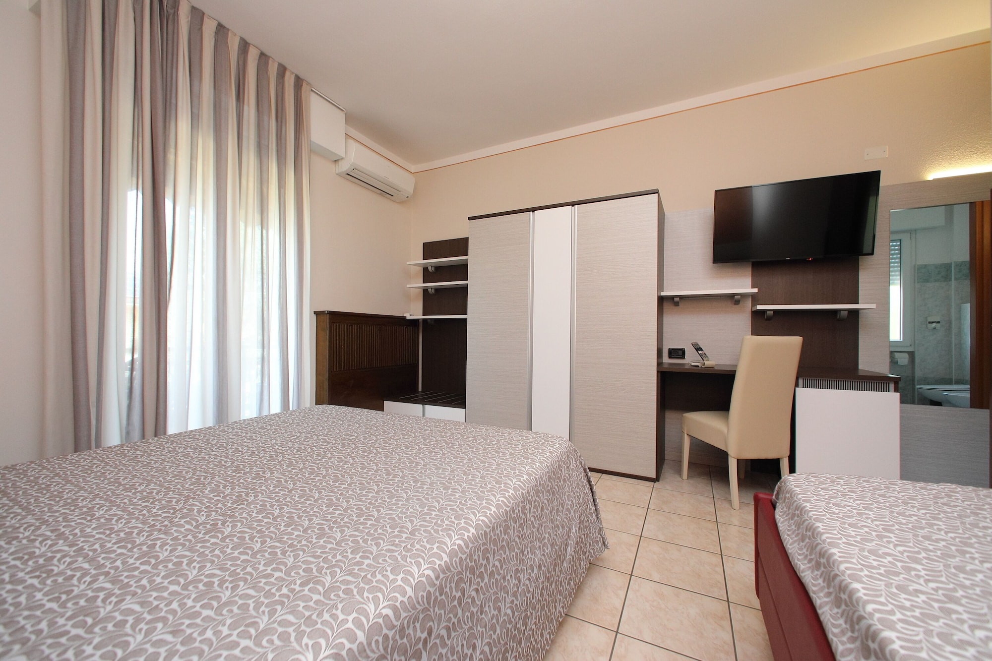 带阳台，享有花园风景的标准双人间