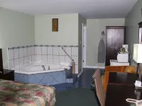 Perth Plaza Inn & Suites Hotels in Lanark County