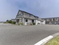 Sunset Oceanfront Lodging