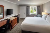 Golden Gables Inn Dazzler Select by Wyndham