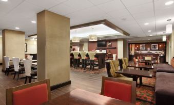 Hampton Inn Charleston-Southridge