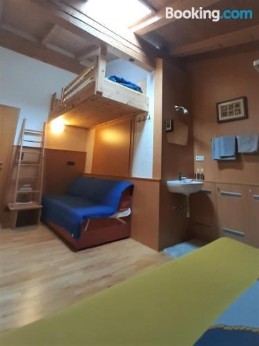 带阳台的三卧室公寓